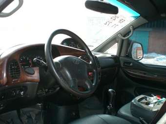 2002 Hyundai Starex Photos