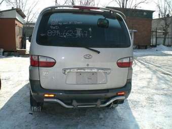 2002 Hyundai Starex Images