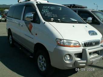 2002 Hyundai Starex Photos