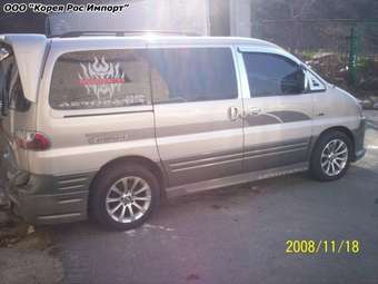 2002 Hyundai Starex Photos