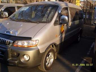 2002 Hyundai Starex Images