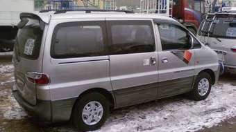 2002 Hyundai Starex Photos