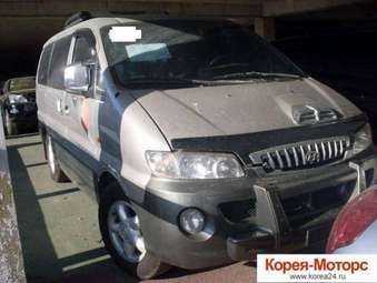 2002 Hyundai Starex Photos