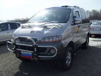 2002 Hyundai Starex Pics