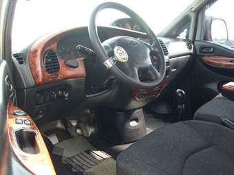 2002 Hyundai Starex Photos