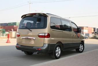 2002 Hyundai Starex Pictures