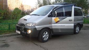 2002 Hyundai Starex Photos