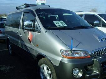 2002 Hyundai Starex Images