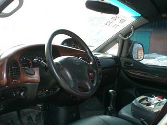 2002 Hyundai Starex Photos
