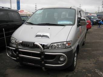 2002 Hyundai Starex Pics