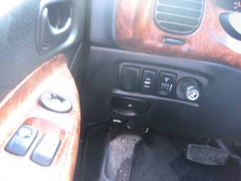 2002 Hyundai Starex Photos