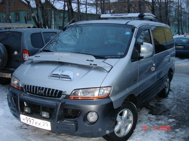 2002 Hyundai Starex