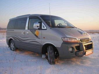 2002 Hyundai Starex Pictures