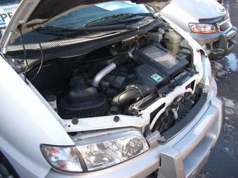 2002 Hyundai Starex Pictures