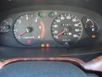 2002 Hyundai Starex Photos
