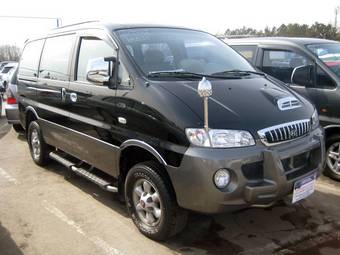 2002 Hyundai Starex Photos