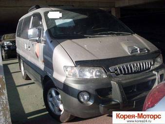 2002 Hyundai Starex Photos