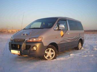 2002 Hyundai Starex Pictures