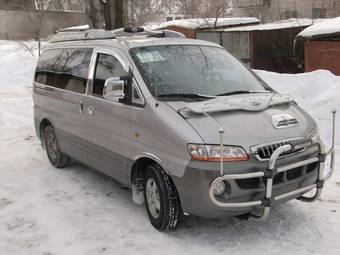 2002 Hyundai Starex Photos