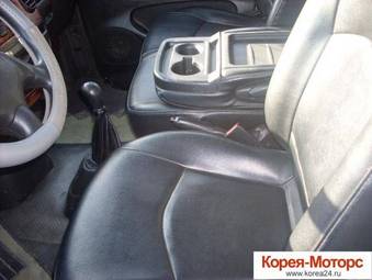 2002 Hyundai Starex Photos