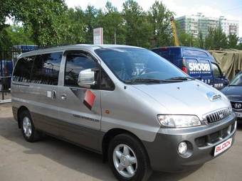 2002 Hyundai Starex Photos