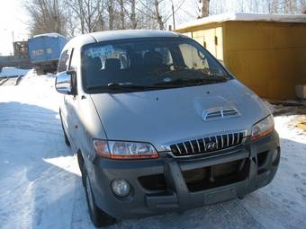 2002 Hyundai Starex Pictures