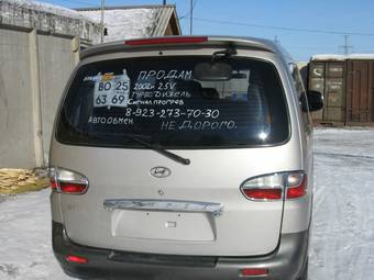 2002 Hyundai Starex Photos