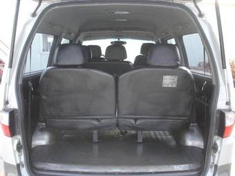 2002 Hyundai Starex Photos