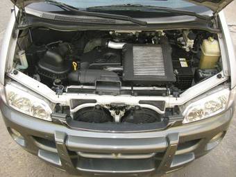 2002 Hyundai Starex Images