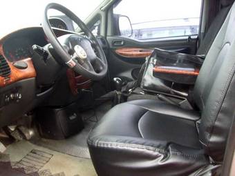 2002 Hyundai Starex Images