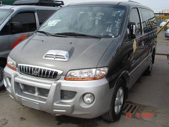 2002 Hyundai Starex Photos