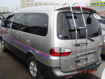 2002 Hyundai Starex Photos