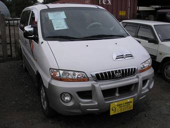 2002 Hyundai Starex Pictures