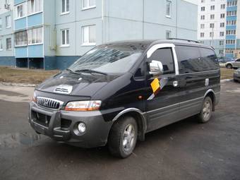 2002 Hyundai Starex Pictures