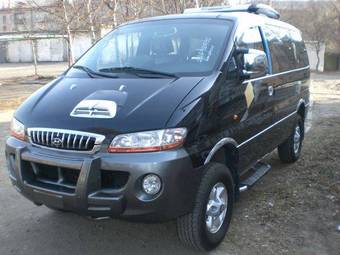 2002 Hyundai Starex Photos