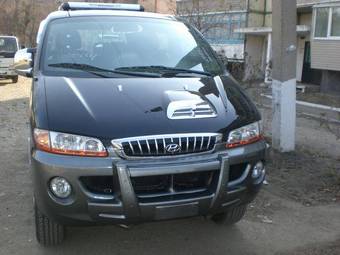2002 Hyundai Starex Photos