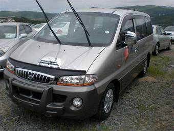 2002 Hyundai Starex Photos