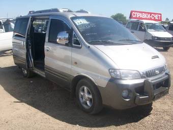 2002 Hyundai Starex Photos