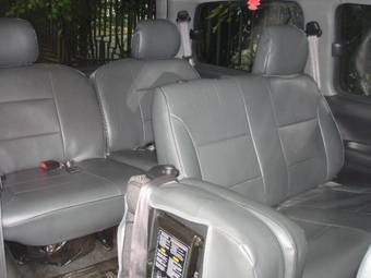 2002 Hyundai Starex Images