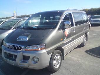 2002 Hyundai Starex Photos
