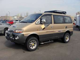 2003 Hyundai Starex Pictures