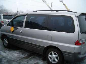 2003 Hyundai Starex Photos