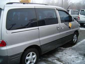 2003 Hyundai Starex Photos