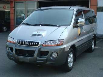 2003 Hyundai Starex Photos
