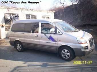 2003 Hyundai Starex Photos