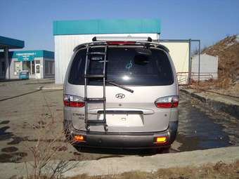2003 Hyundai Starex Images