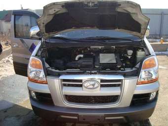2003 Hyundai Starex Photos