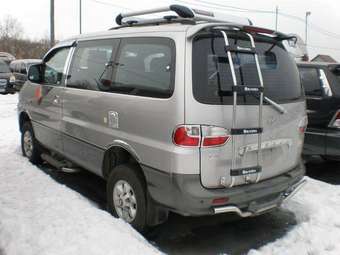 2003 Hyundai Starex Photos