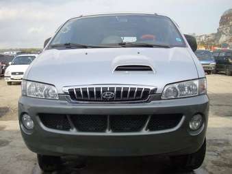 2003 Hyundai Starex Photos