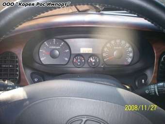 2003 Hyundai Starex Photos